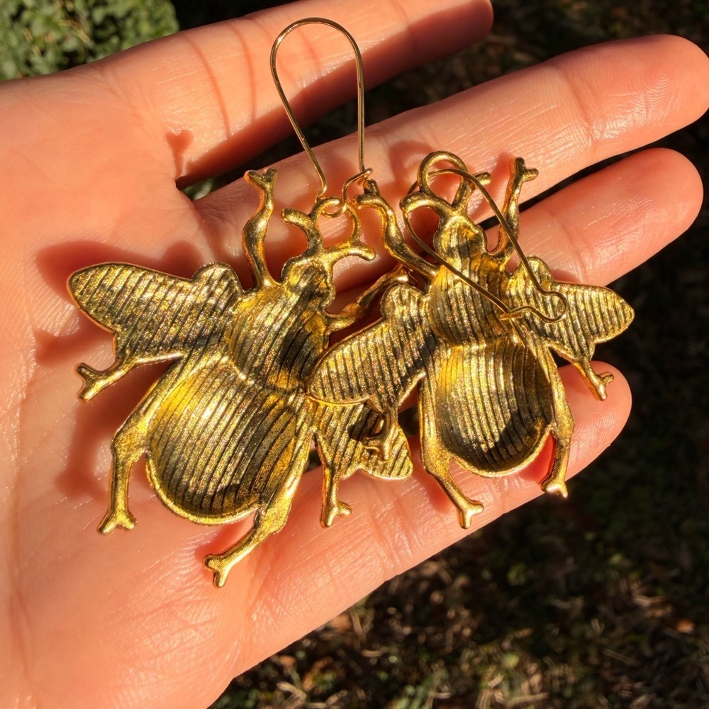 New! Large Gold Bee Earrings Holiday Gift - Picture 5 of 8
